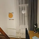 Downtown Gem Rooms